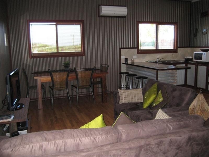 5 McNaboe Court, Port Denison WA 6525