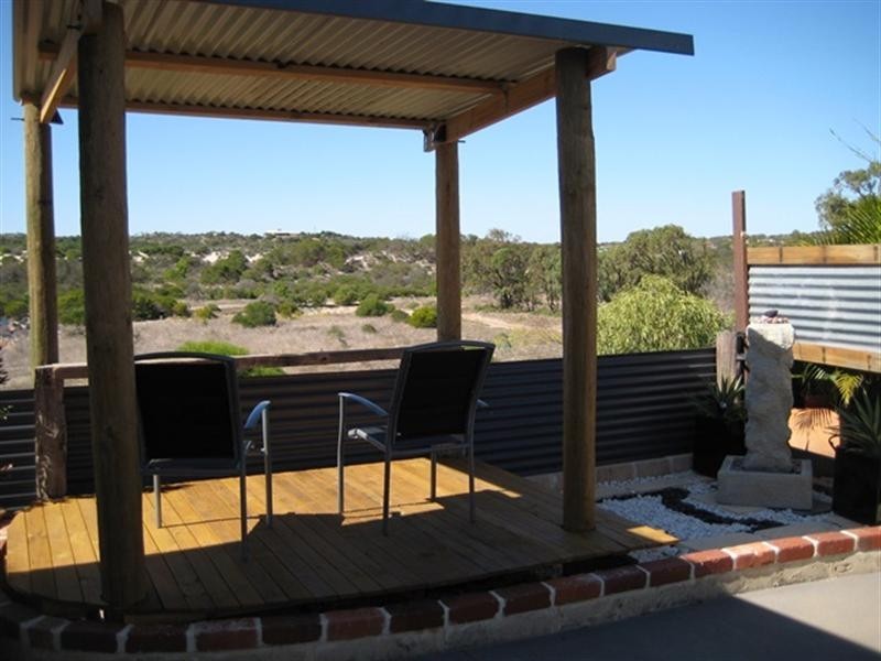 5 McNaboe Court, Port Denison WA 6525