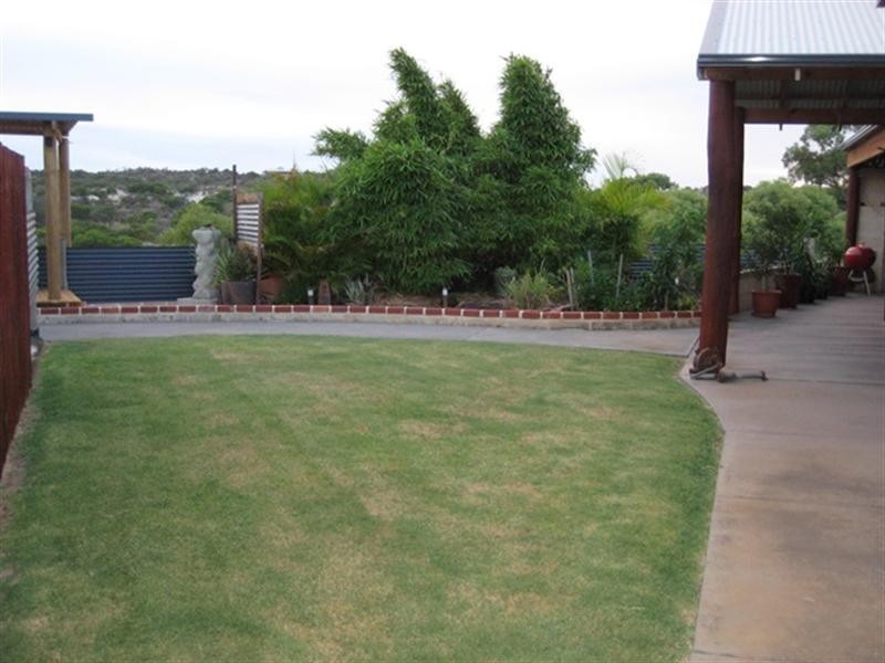 5 McNaboe Court, Port Denison WA 6525