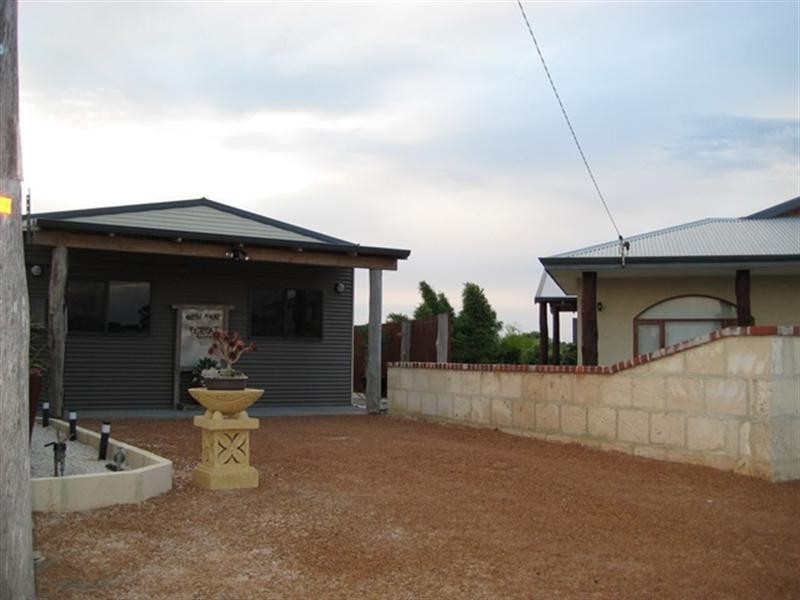 5 McNaboe Court, Port Denison WA 6525