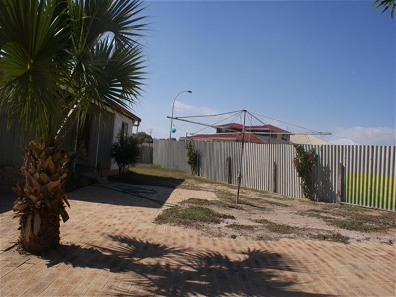 212 Point Leander Drive, Port Denison WA 6525