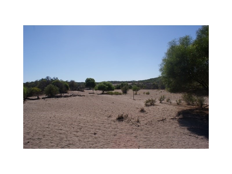 180 Acacia Road, Yardarino WA 6525