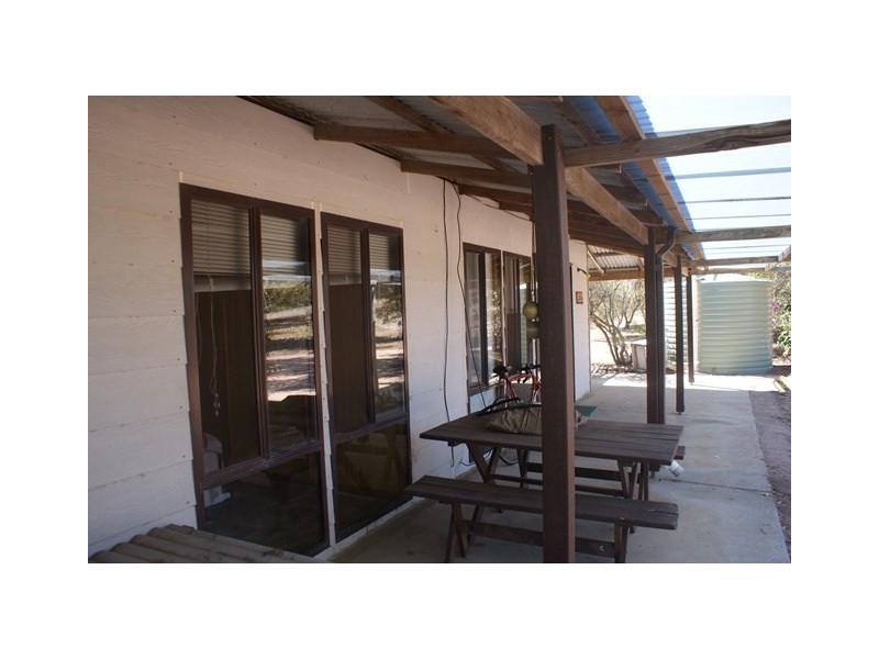 180 Acacia Road, Yardarino WA 6525