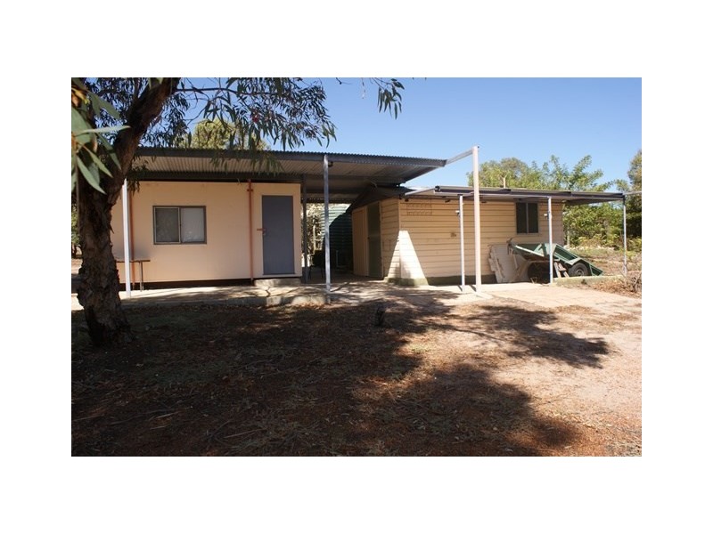 180 Acacia Road, Yardarino WA 6525