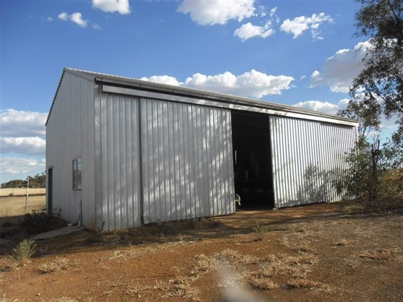 7 Water Street, Three Springs WA 6519