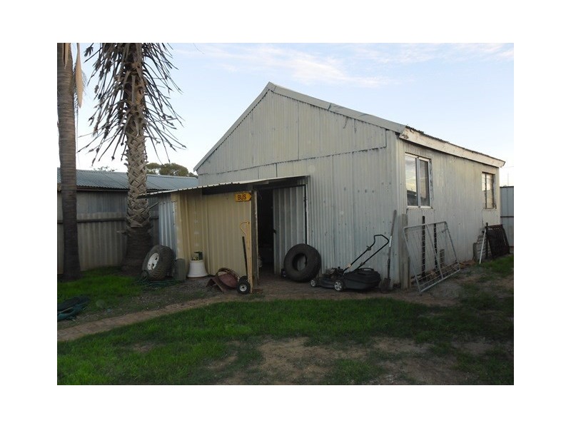 6 Railway Avenue, Carnamah WA 6517