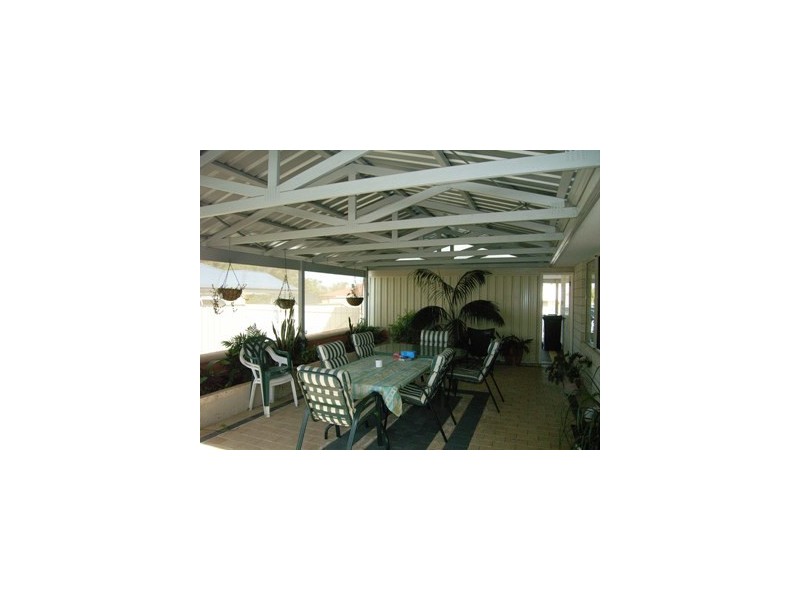 20 Mitchell Heights, Dongara WA 6525