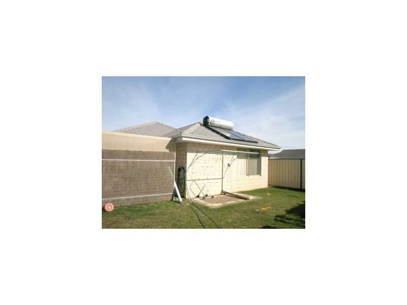 20 Mitchell Heights, Dongara WA 6525