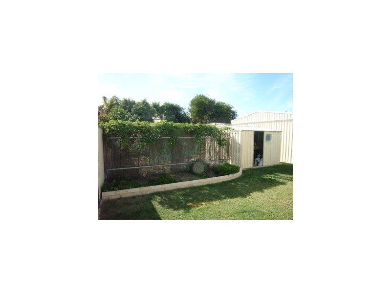 20 Mitchell Heights, Dongara WA 6525