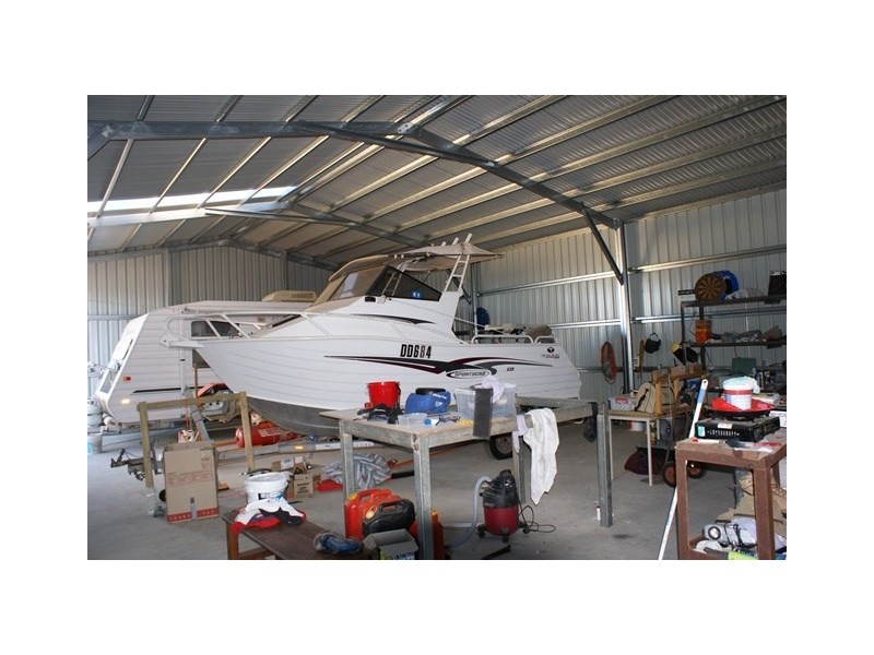 4 Bayliss Road, Dongara WA 6525