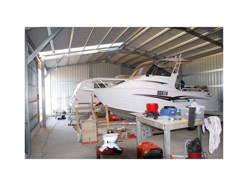 4 Bayliss Road, Dongara WA 6525