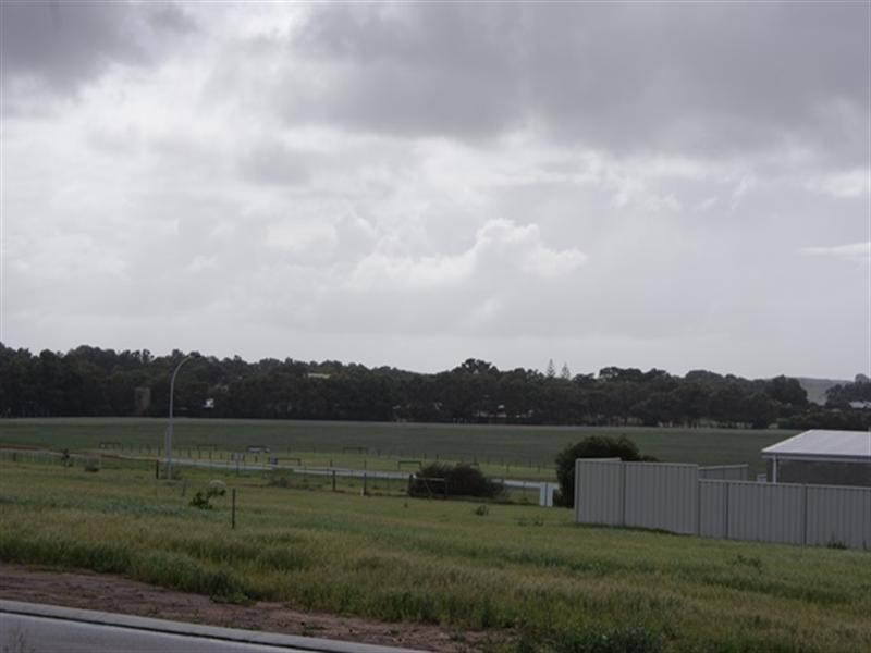 25 Premier Circle, Dongara WA 6525