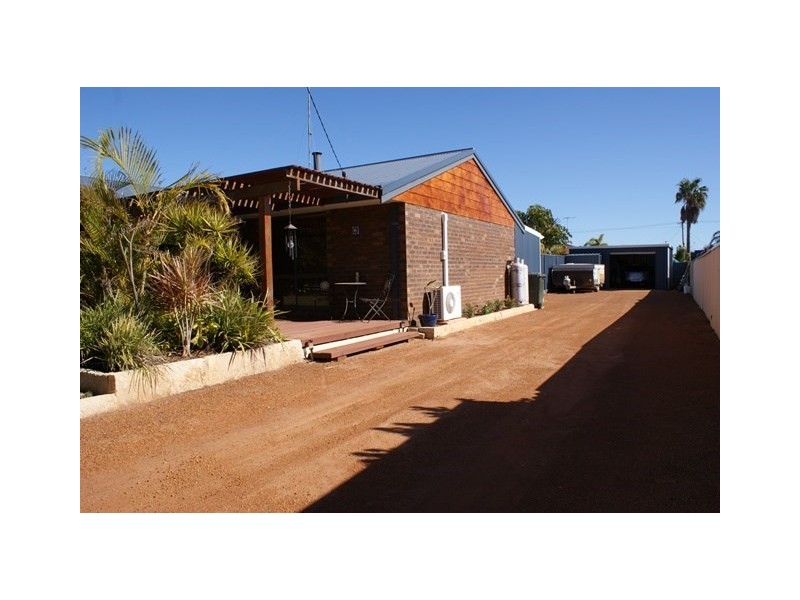 17 Flanagan Way, Dongara WA 6525