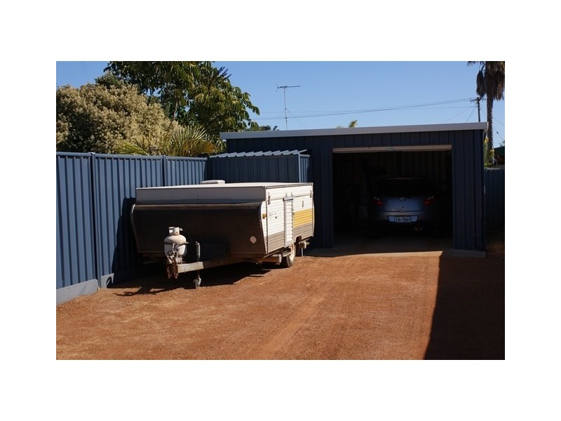 17 Flanagan Way, Dongara WA 6525