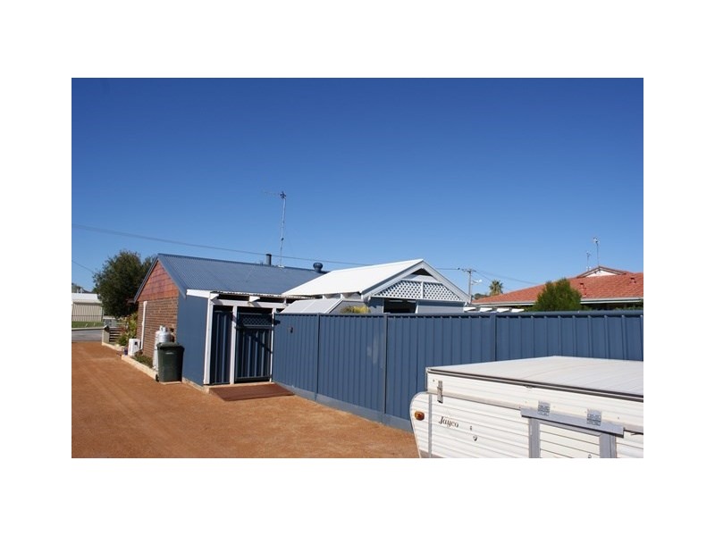 17 Flanagan Way, Dongara WA 6525