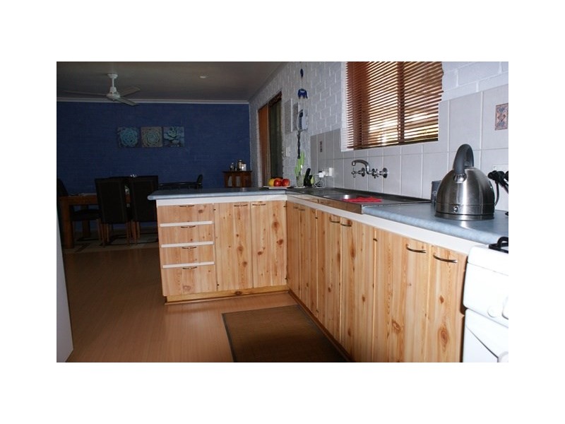 17 Flanagan Way, Dongara WA 6525