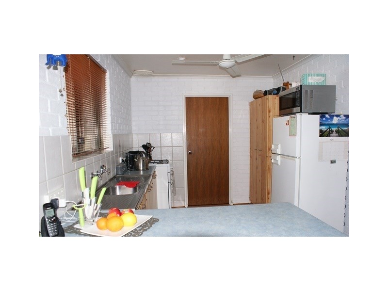 17 Flanagan Way, Dongara WA 6525