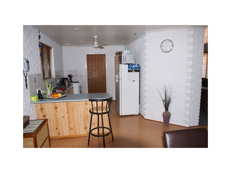 17 Flanagan Way, Dongara WA 6525