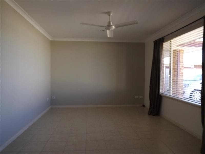 15 Premier Circle, Dongara WA 6525