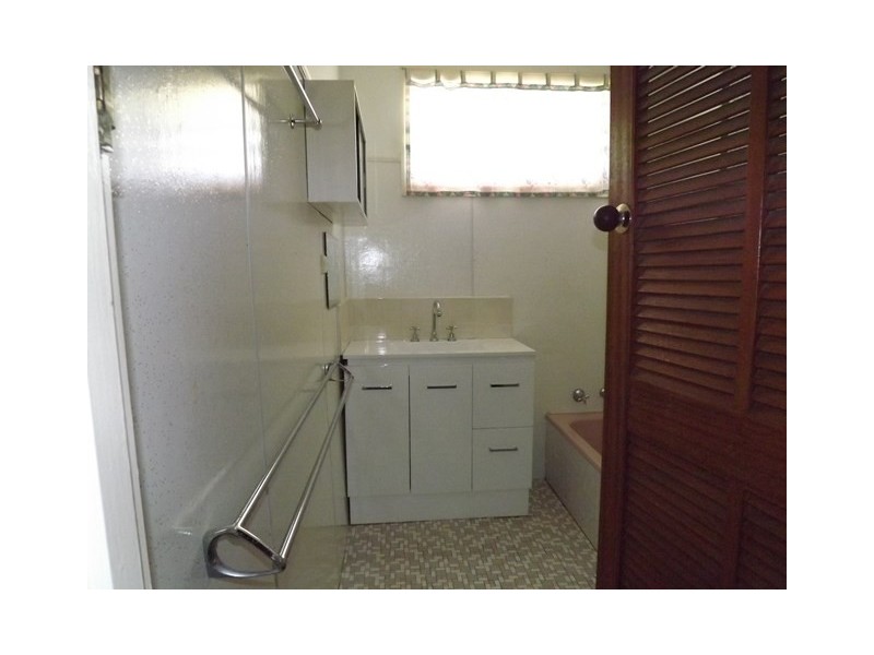 13 CHURCH Street, Dongara WA 6525