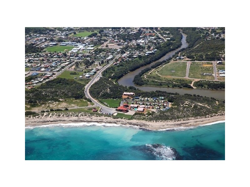 16 Bertran Vista, Port Denison WA 6525