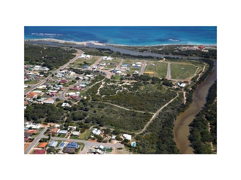 16 Bertran Vista, Port Denison WA 6525