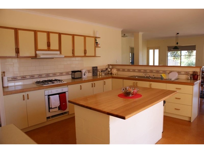 14 Bungaru Road, Port Denison WA 6525