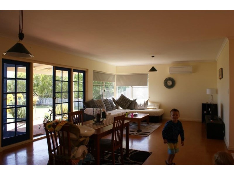 14 Bungaru Road, Port Denison WA 6525