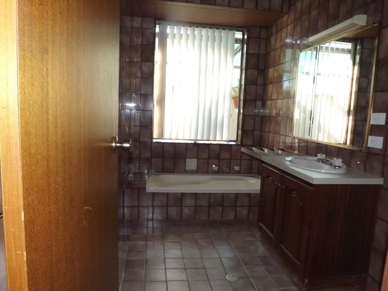 27 Clementina Road, Dongara WA 6525