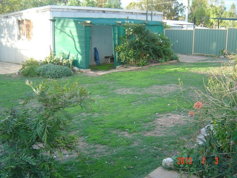 18 Armstrong Street, Dongara WA 6525