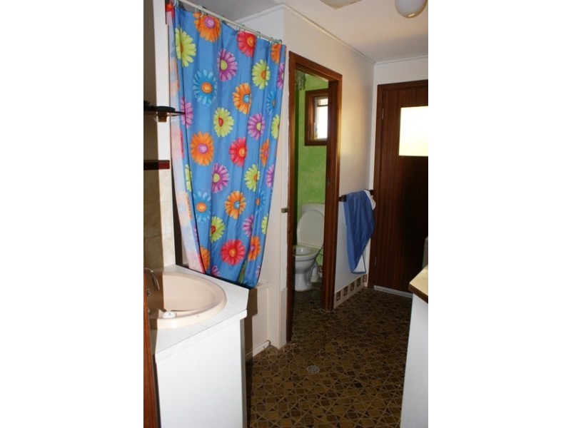 18 Armstrong Street, Dongara WA 6525