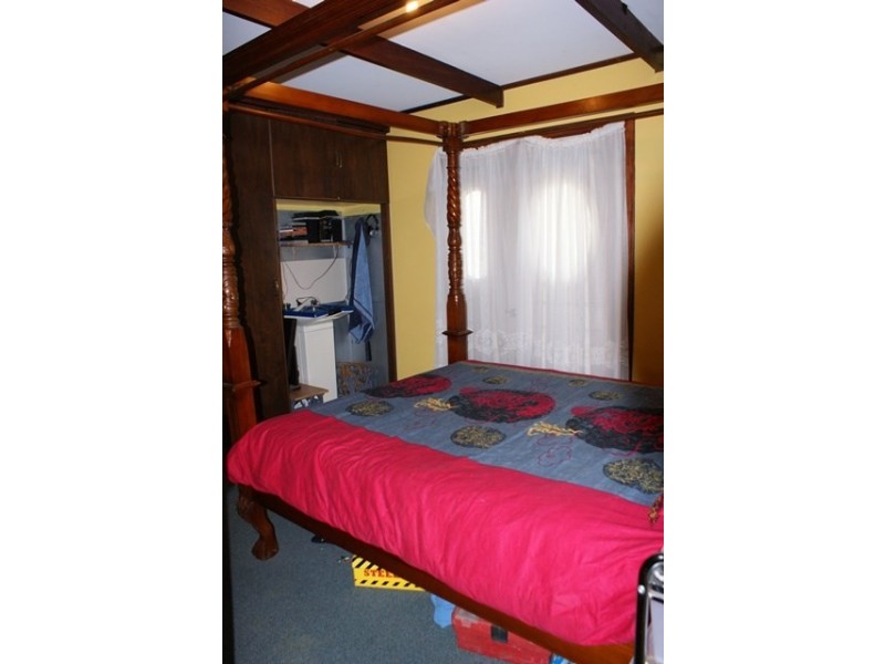 18 Armstrong Street, Dongara WA 6525