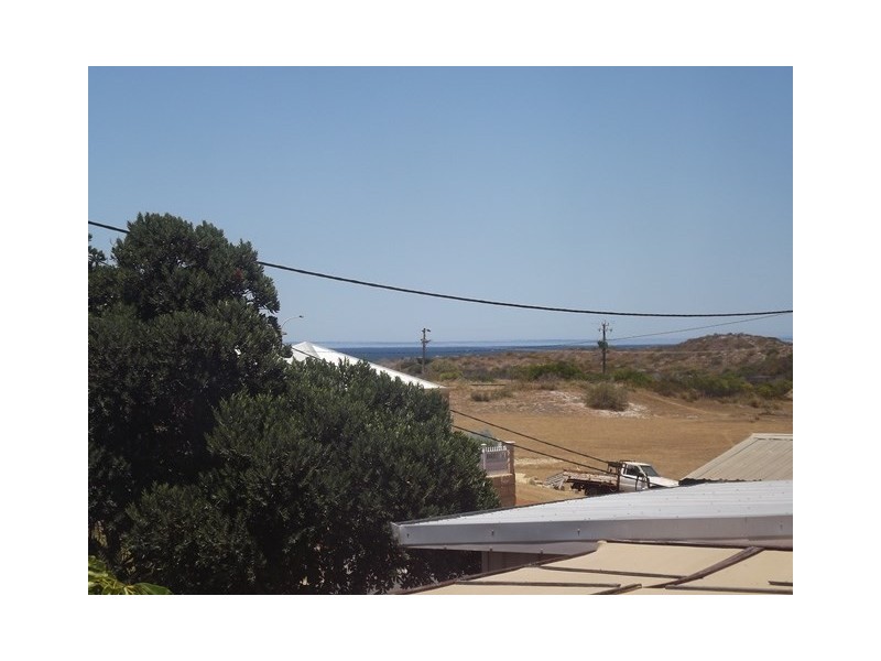 10 Whelan Street, Port Denison WA 6525