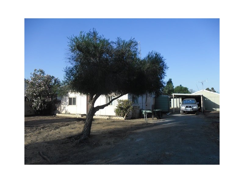 11 Yarra Street, Carnamah WA 6517