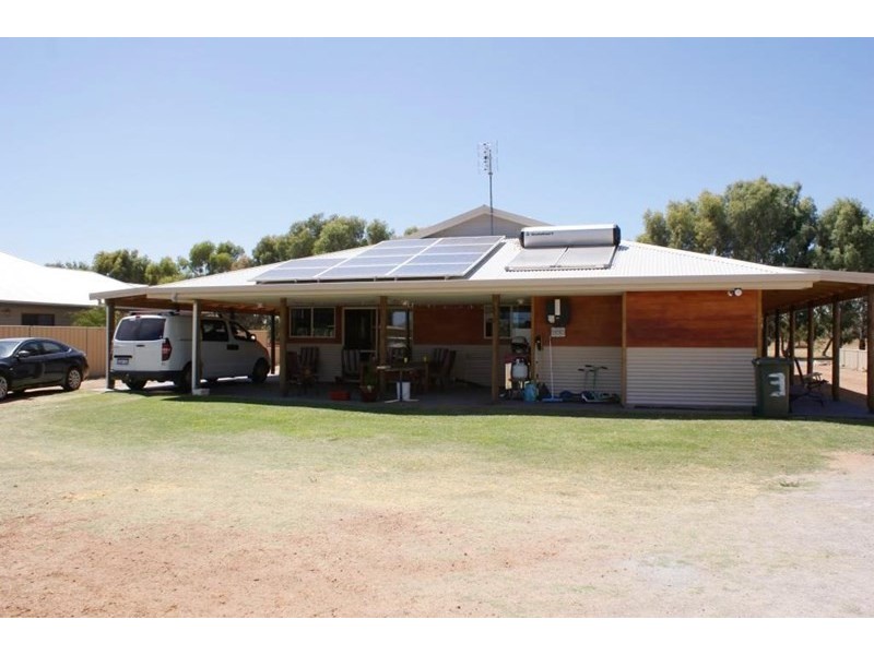3 Chivers Concourse, Dongara WA 6525