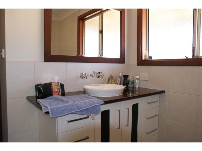 3 Chivers Concourse, Dongara WA 6525