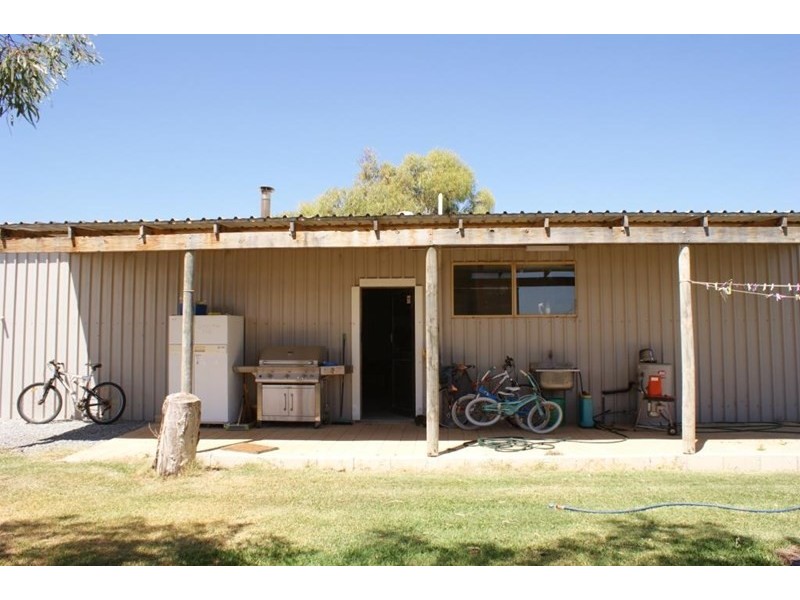 3 Chivers Concourse, Dongara WA 6525