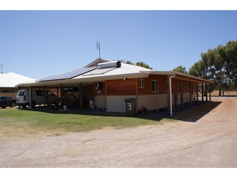 3 Chivers Concourse, Dongara WA 6525