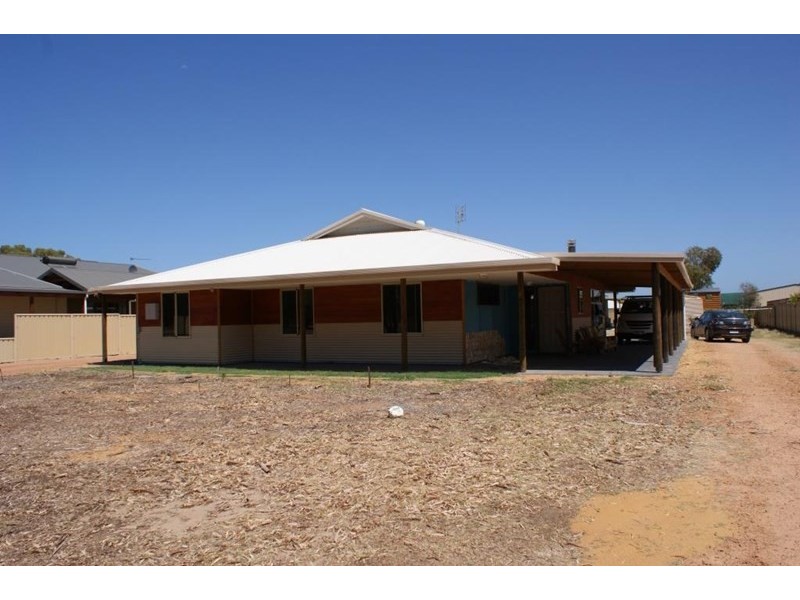 3 Chivers Concourse, Dongara WA 6525