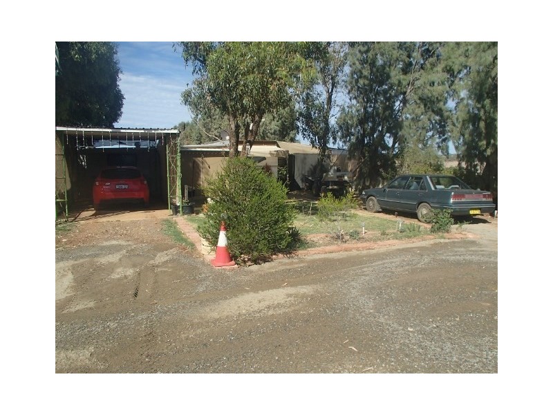 BAY 28 S BEND CARAVAN Park, Greenough WA 6532
