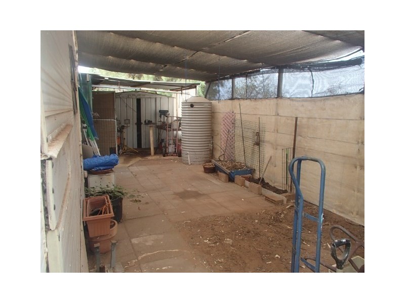 BAY 28 S BEND CARAVAN Park, Greenough WA 6532