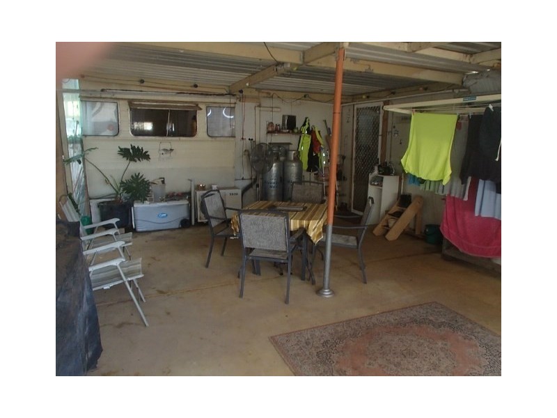 BAY 28 S BEND CARAVAN Park, Greenough WA 6532