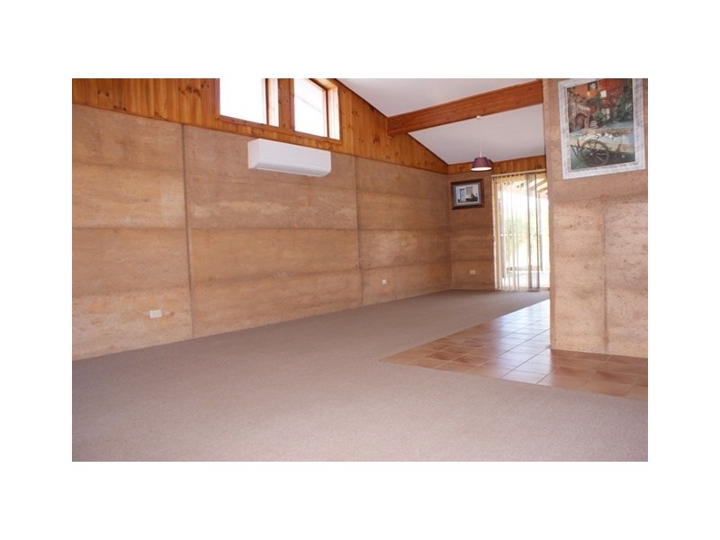 8 Clementina Road, Dongara WA 6525