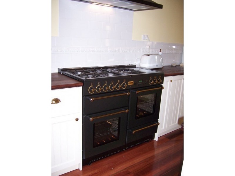 19 Waldeck Street, Dongara WA 6525