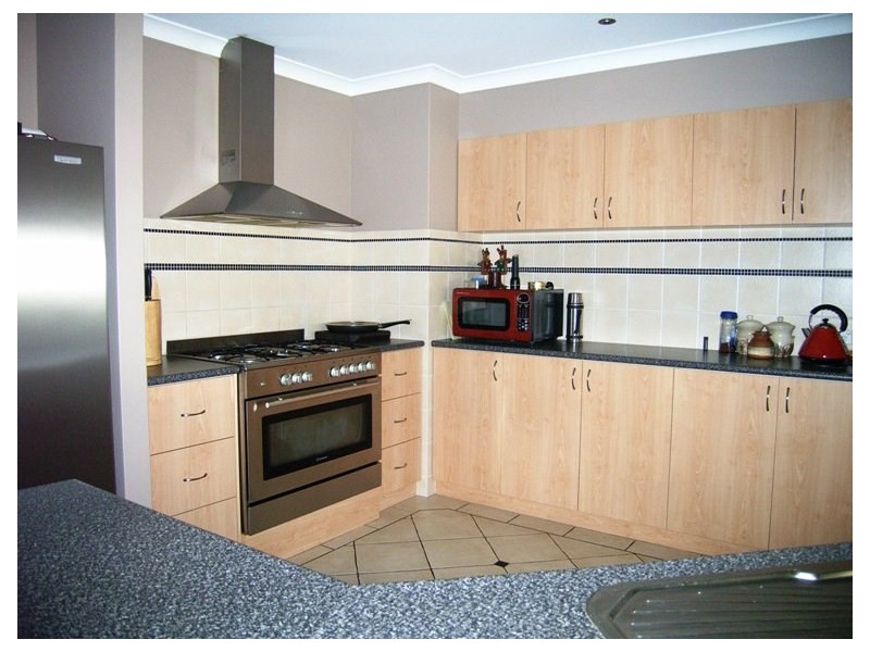 27 Pickering Drive, Dongara WA 6525