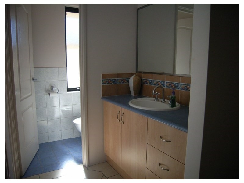 27 Pickering Drive, Dongara WA 6525