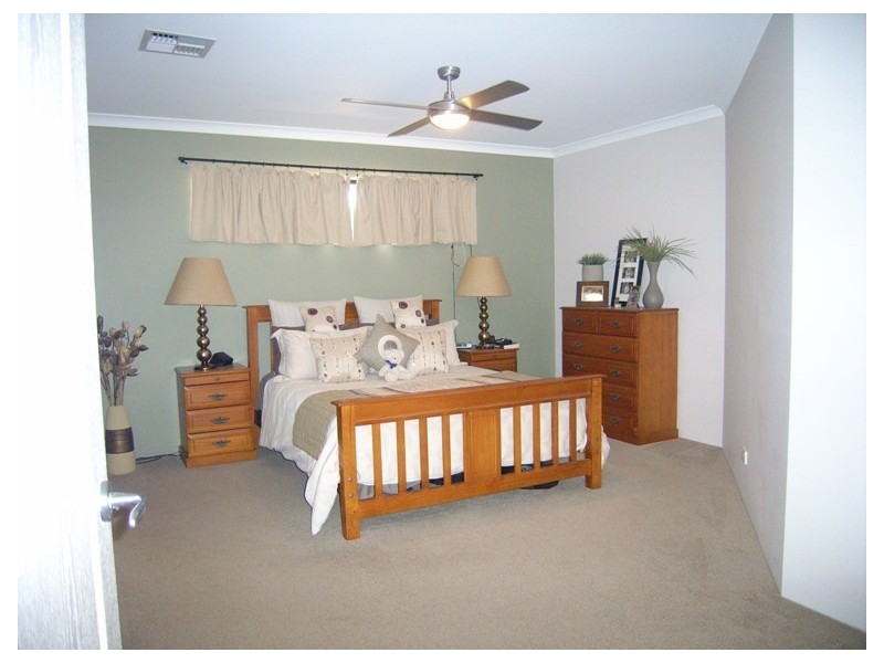 27 Pickering Drive, Dongara WA 6525