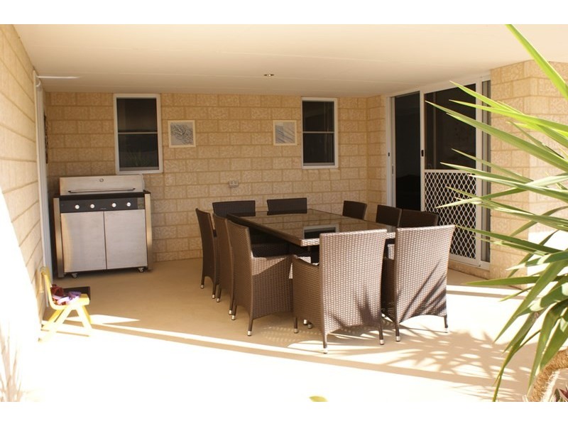 60 Premier Circle, Dongara WA 6525