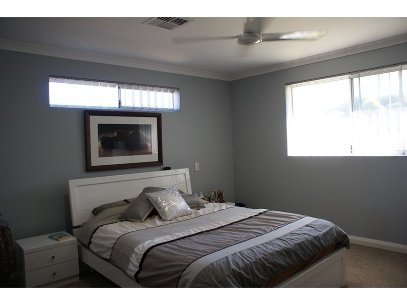 60 Premier Circle, Dongara WA 6525