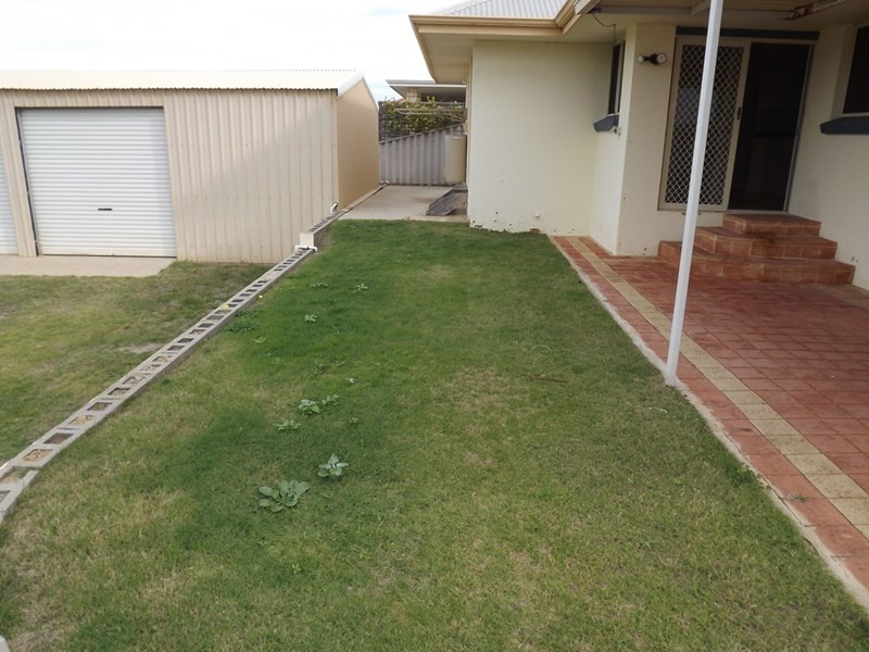 10 Searipple Avenue, Port Denison WA 6525